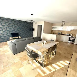 https://le-petit-phuket.hotels-rhonealpes.com